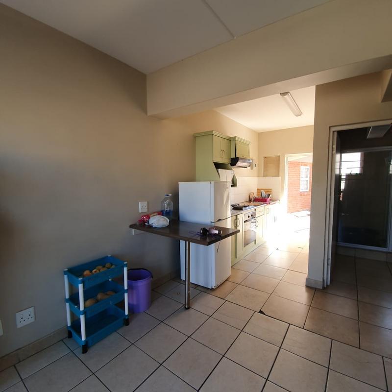 To Let 2 Bedroom Property for Rent in Grahamstown Central Eastern Cape